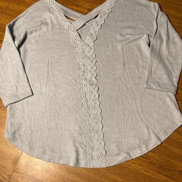 Bobeau Women’s Sweater - Picture 4 of 8